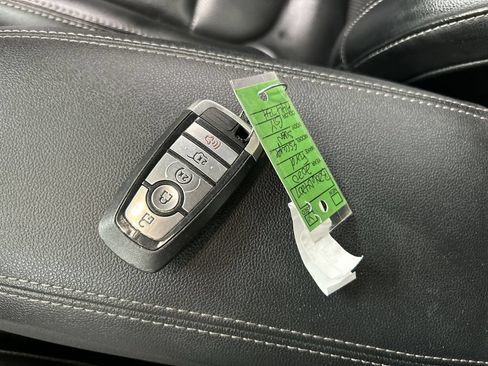 Used 2020 Ford Escape SEL AWD/4WD image 12