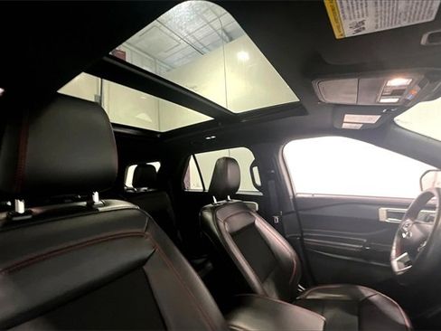 Used 2024 Ford Explorer ST-Line w/ Class IV Trailer Tow Package image 27