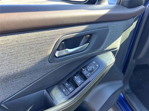 Certified 2022 Nissan Rogue SV image 22