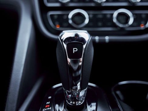 Used 2022 Bentley Bentayga image 68