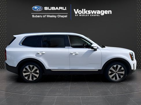 Used 2022 Kia Telluride EX w/ EX Premium Package FWD image 8