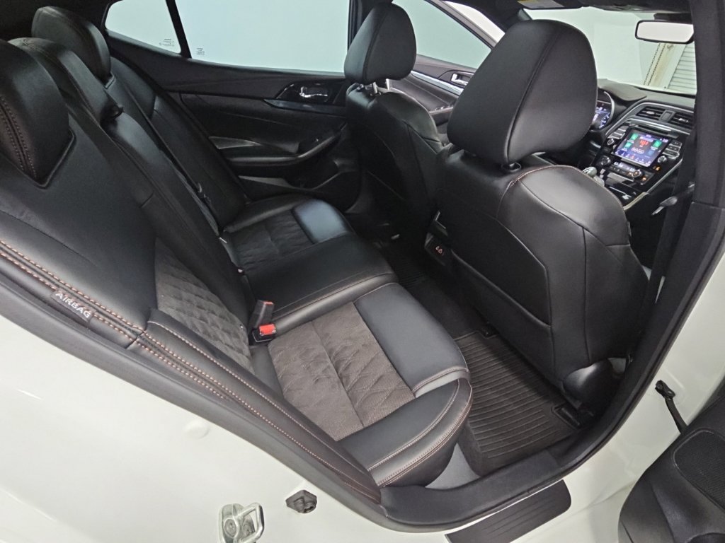 Used 2023 Nissan Maxima SR w/ Sport Mat Group FWD image 36