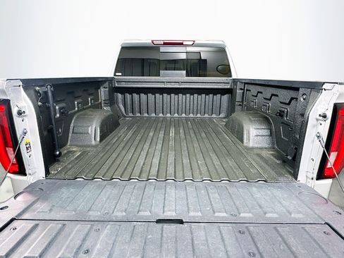 Used 2020 GMC Sierra 1500 SLT RWD image 30