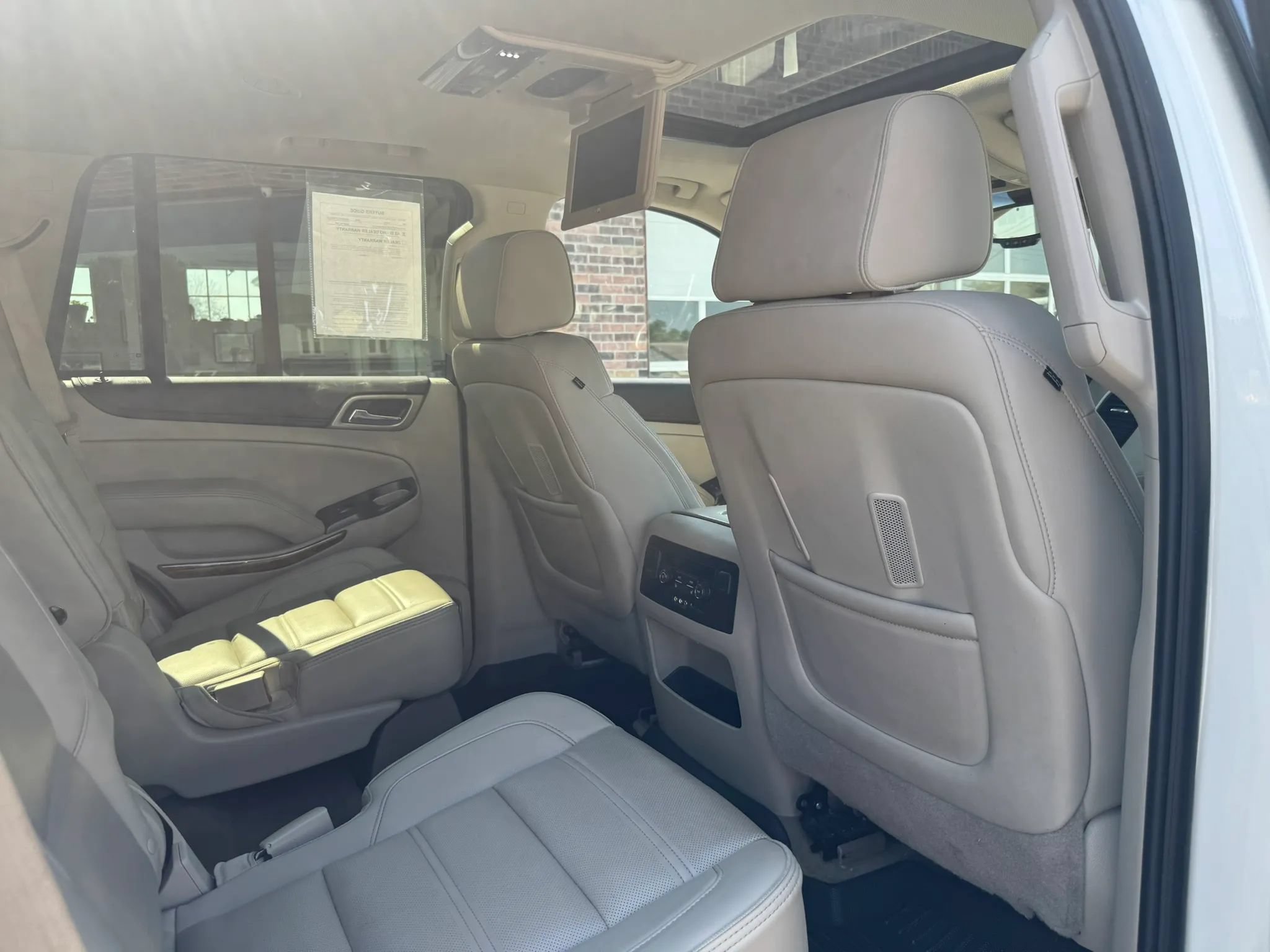 Used 2015 GMC Yukon Denali w/ Touring Package AWD/4WD image 37