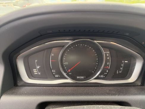 Used 2017 Volvo XC60 T5 Inscription w/ Preferred Option Package AWD/4WD image 17