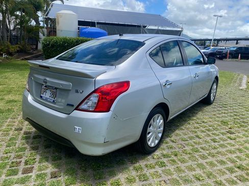 Used 2015 Nissan Versa SV FWD image 7