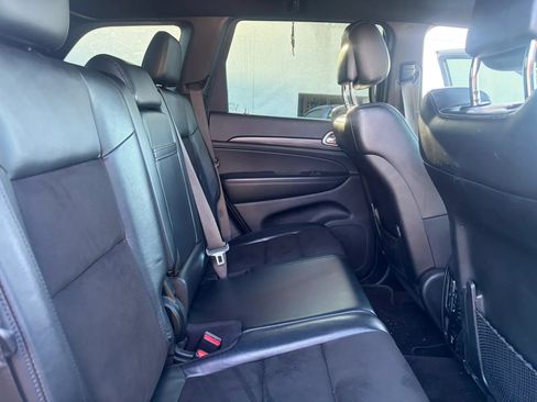 Used 2019 Jeep Grand Cherokee Altitude AWD/4WD image 30