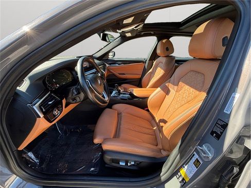 Used 2021 BMW 530i xDrive w/ Premium Package image 2