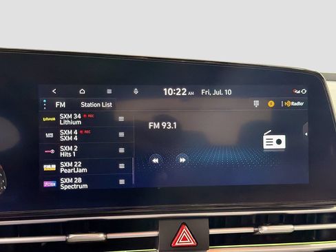 Used 2023 Hyundai Elantra Limited w/ Preferred Accessory Package FWD image 16