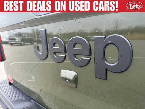 Used 2024 Jeep Gladiator Sport AWD/4WD image 36