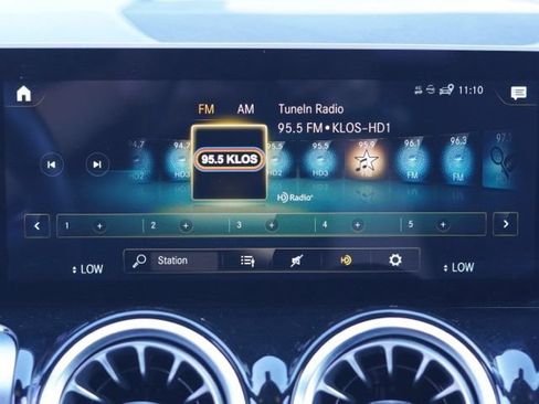 Used 2021 Mercedes-Benz GLB 35 AMG 4MATIC image 26