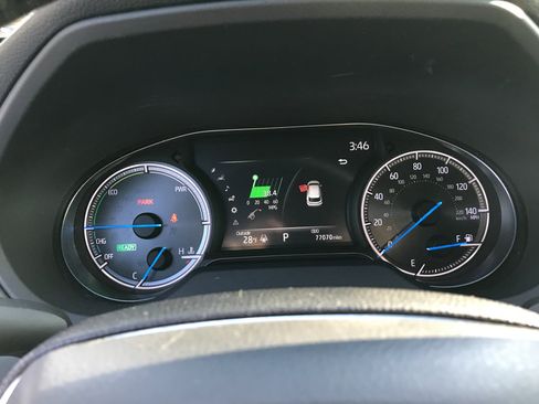 Certified 2021 Toyota Venza Limited image 16