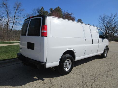 Used 2018 Chevrolet Express 3500 Extended w/ Driver Convenience Package image 7