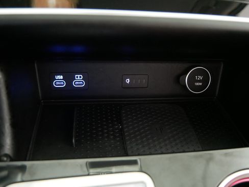 Certified 2025 Genesis GV80 2.5T Standard AWD/4WD image 32