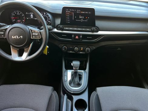 Used 2023 Kia Forte LXS FWD image 4