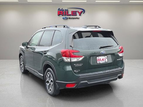 Certified 2023 Subaru Forester Premium image 3