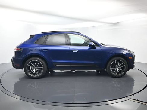 Certified 2025 Porsche Macan AWD/4WD image 16