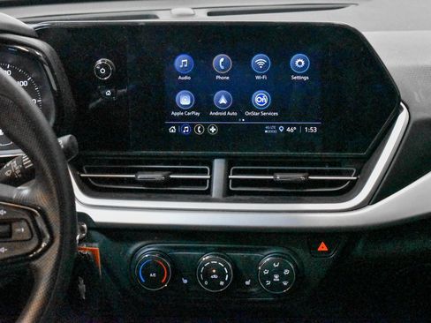 Used 2024 Chevrolet Trax LS w/ LS Convenience Package image 14