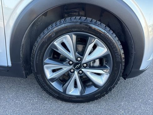 Used 2022 Chevrolet Bolt EUV LT w/ Convenience Package image 10