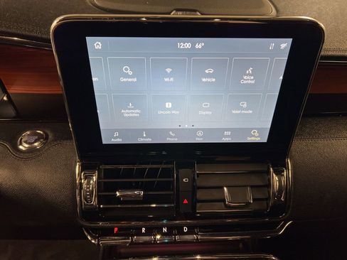 Used 2020 Lincoln Navigator Reserve w/ Equipment Group 208A Reserve image 10