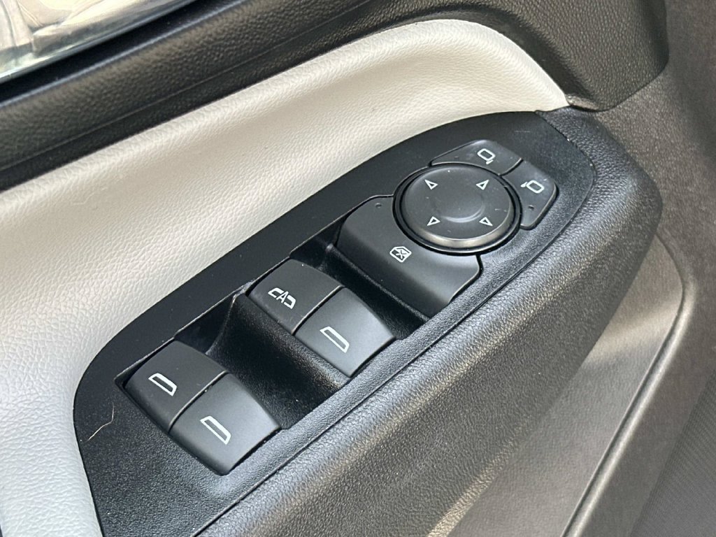 Used 2018 Chevrolet Equinox LT w/ Sun & Infotainment Package AWD/4WD image 20