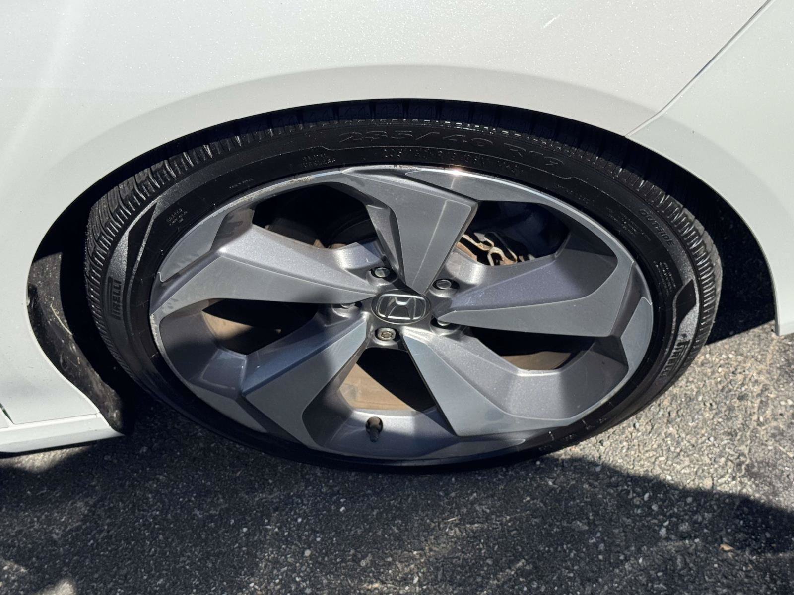 Used 2018 Honda Accord Touring image 5