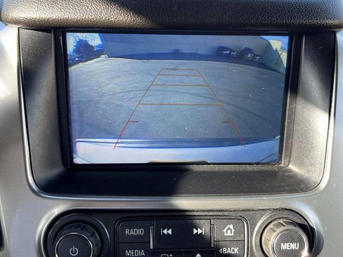 Used 2020 Chevrolet Suburban LT image 21