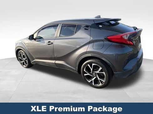 Used 2018 Toyota C-HR XLE image 5