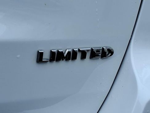 Used 2022 Jeep Grand Cherokee Limited AWD/4WD image 9