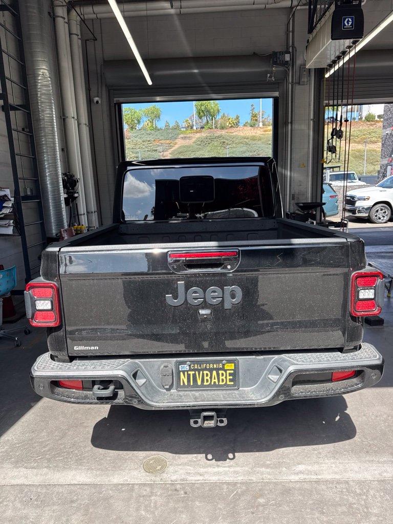 Used 2022 Jeep Gladiator Overland AWD/4WD image 6