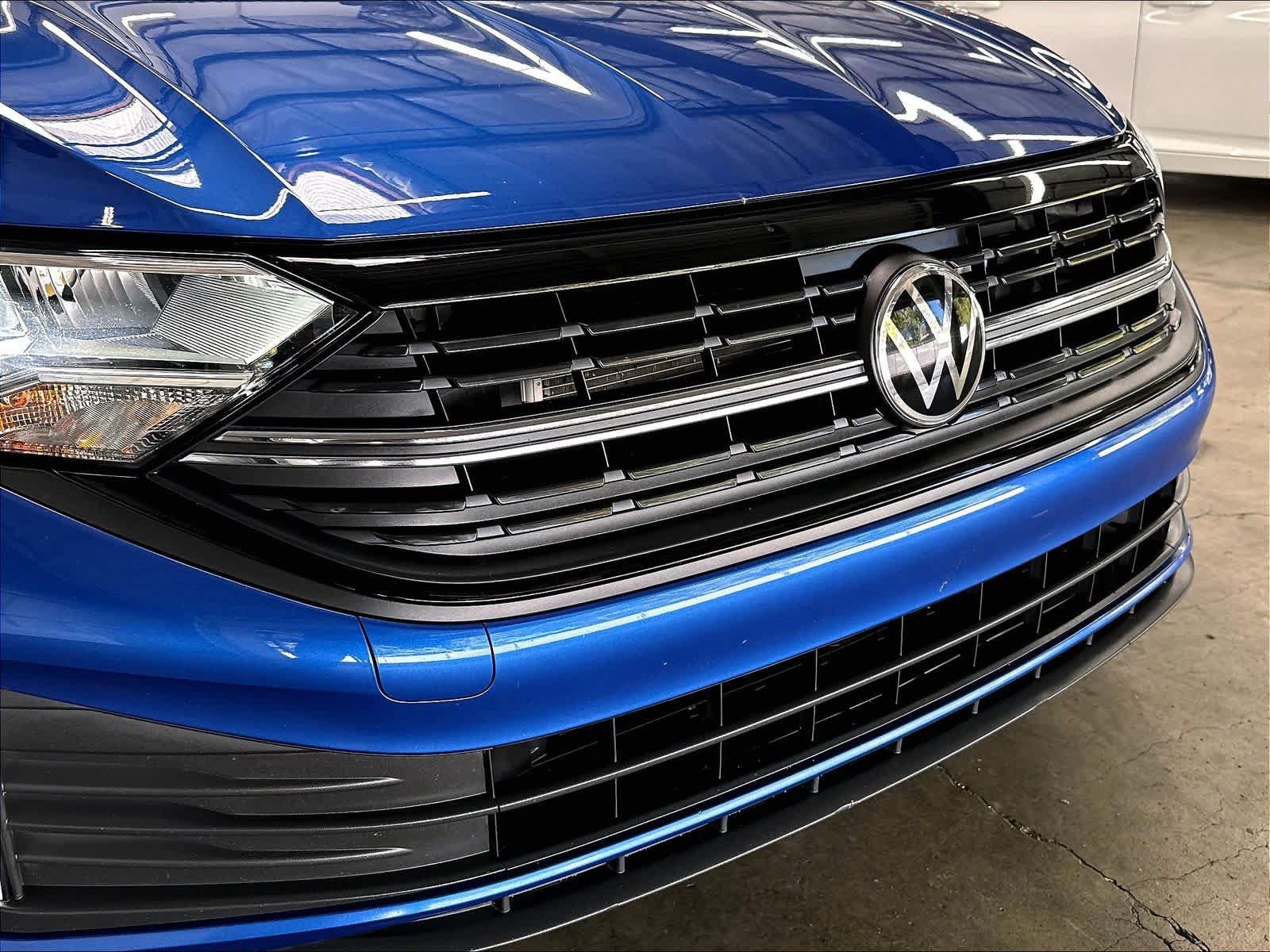 Used 2023 Volkswagen Jetta Sport FWD image 34