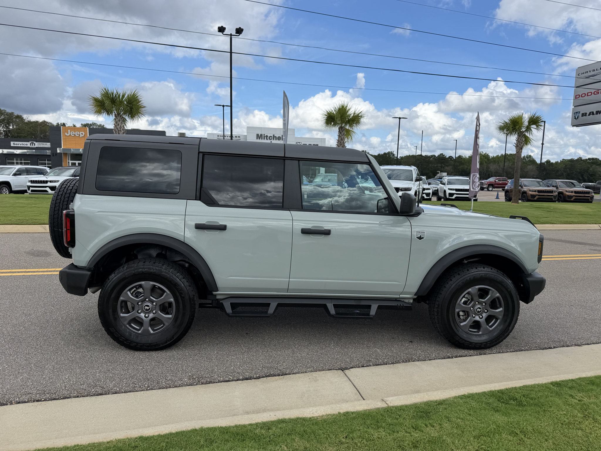 Used 2024 Ford Bronco Big Bend AWD/4WD image 3