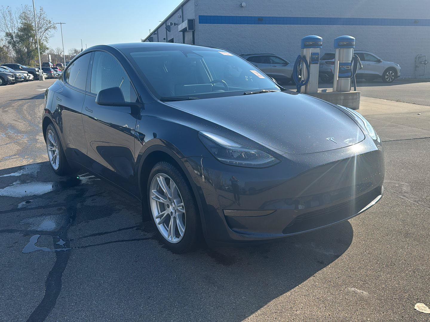 Used 2024 Tesla Model Y Long Range AWD/4WD image 7