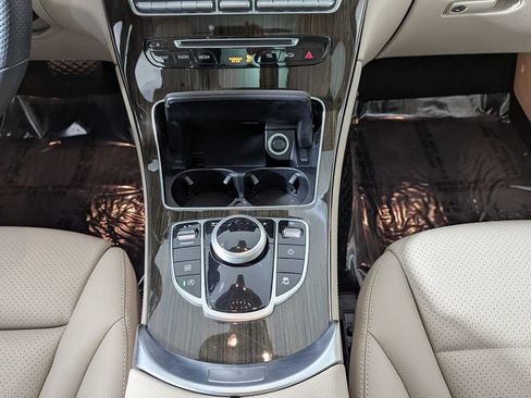 Used 2019 Mercedes-Benz GLC 300 4MATIC image 45