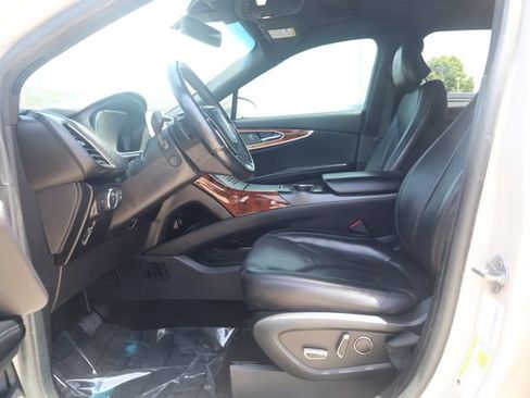 Used 2019 Lincoln Nautilus Reserve AWD/4WD image 12