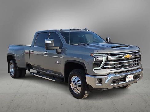 Used 2026 Chevrolet Silverado 3500 LTZ w/ LTZ Texas Edition AWD/4WD image 2