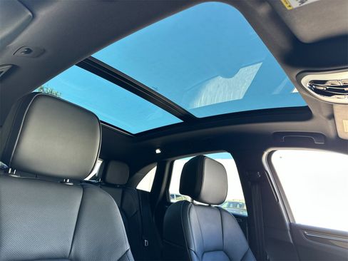 Used 2025 Porsche Macan image 18