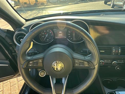 Used 2022 Alfa Romeo Giulia Veloce image 26
