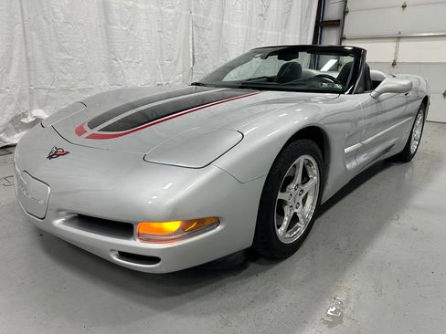 Used 2001 Chevrolet Corvette Convertible w/ Preferred Equipment Group2 RWD image 3