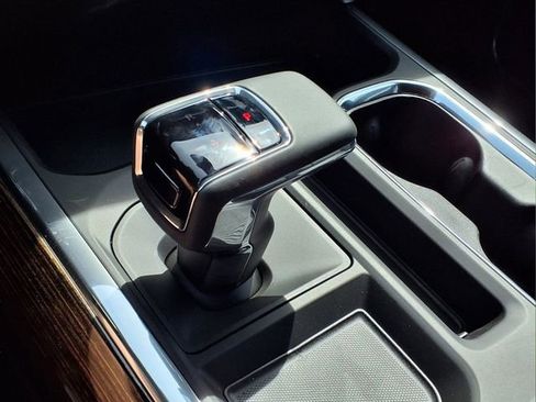 New 2026 GMC Sierra 1500 Elevation image 15