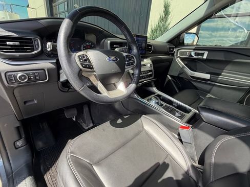 Used 2023 Ford Explorer XLT w/ Equipment Group 202A AWD/4WD image 7