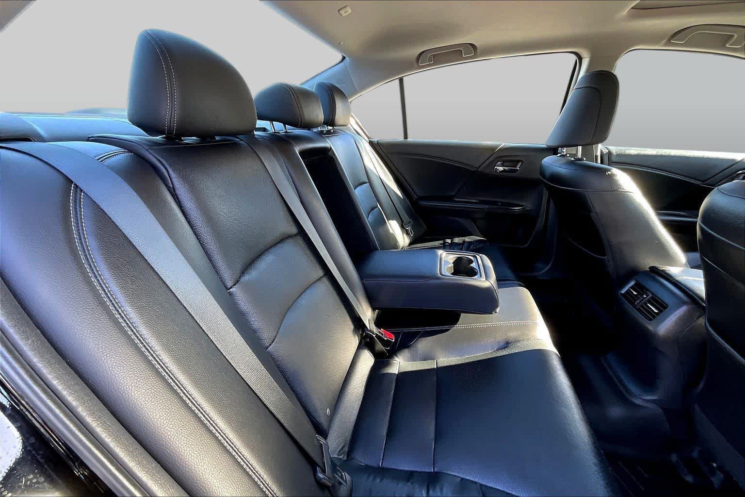 Used 2016 Honda Accord EX-L image 18