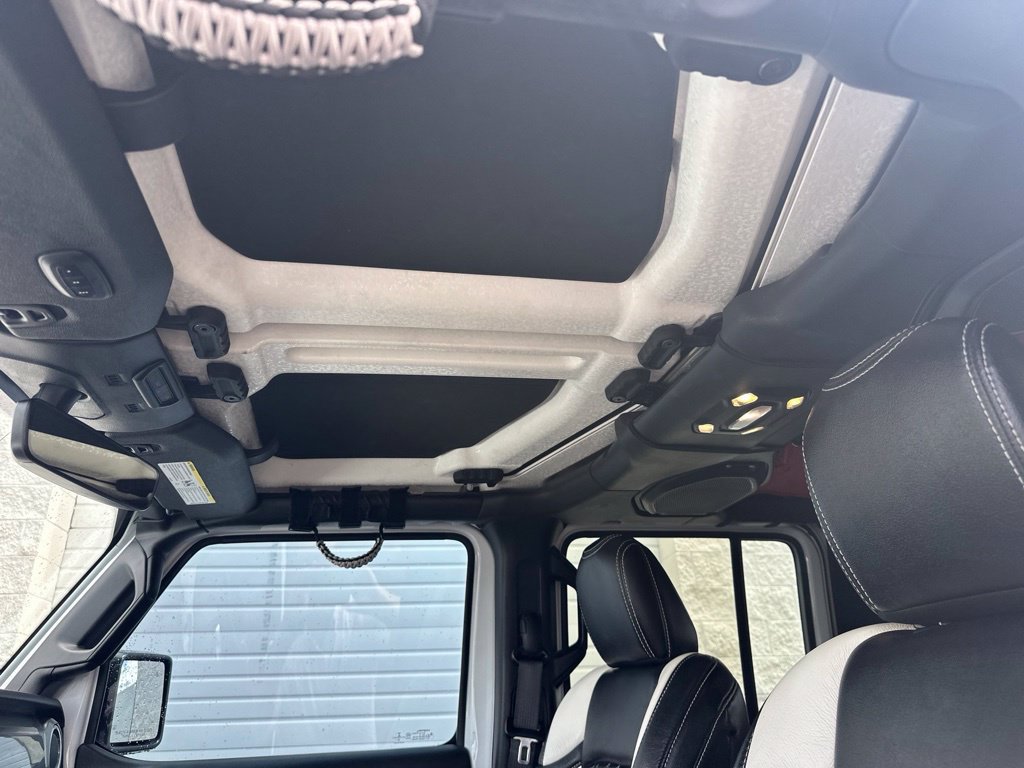 Used 2020 Jeep Gladiator Overland AWD/4WD image 14