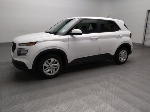Used 2023 Hyundai Venue SE w/ Cargo Package image 2