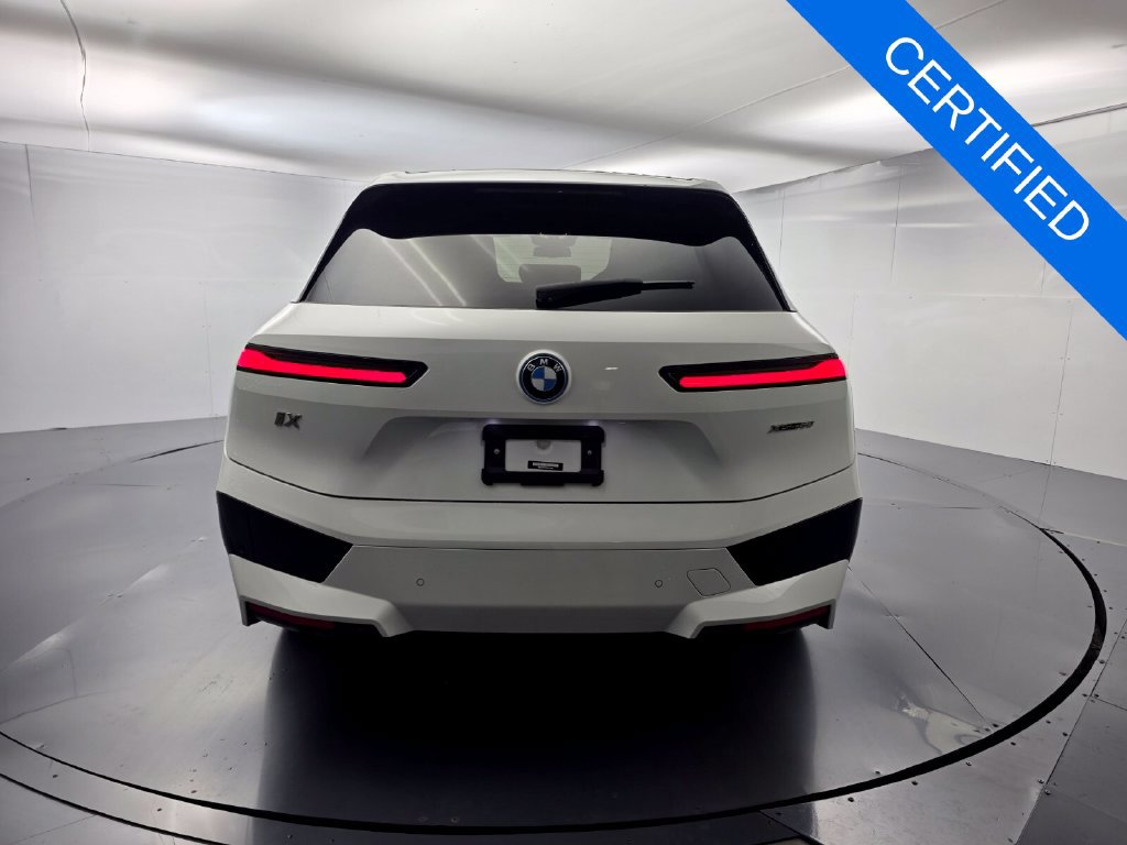 Certified 2022 BMW iX xDrive50 w/ Premium Package AWD/4WD image 5