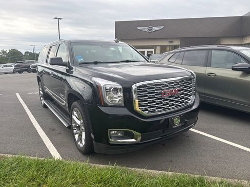 Used 2019 GMC Yukon XL Denali w/ Denali Ultimate Package RWD image 3