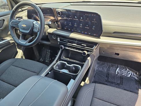 New 2026 Chevrolet Traverse LT w/ Driver Confidence Package FWD image 7