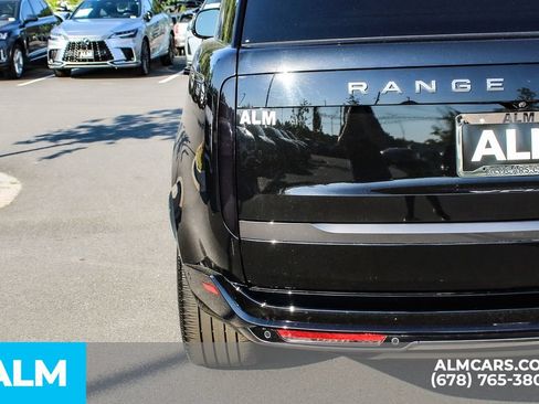 Used 2025 Land Rover Range Rover SE AWD/4WD image 11