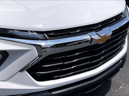Used 2025 Chevrolet TrailBlazer LS w/ LS Convenience Package FWD image 29