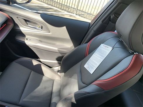 Certified 2025 Toyota Prius Plug-In Hybrid image 30